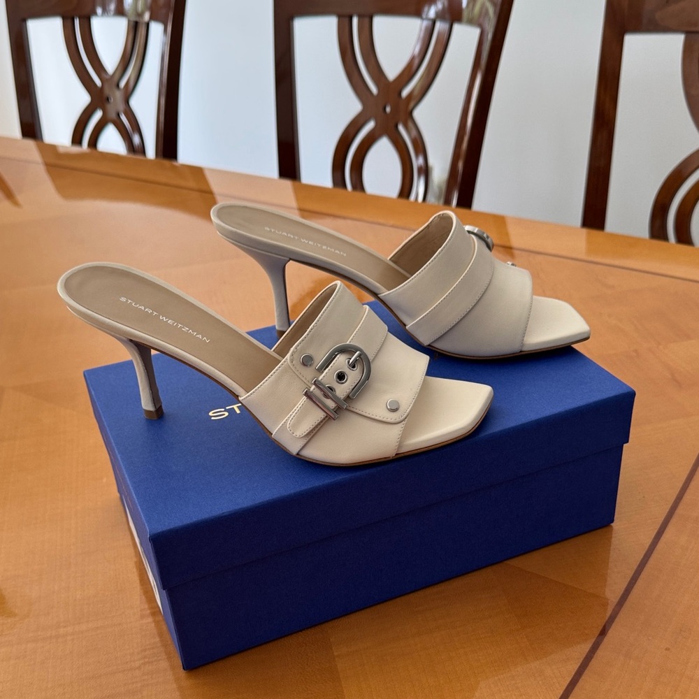 Stuart Weitzman Beige Buckle Heels  size 9
